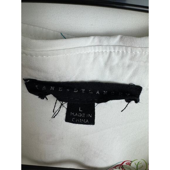 JANE + DELANCEY - Picture 4 of 6